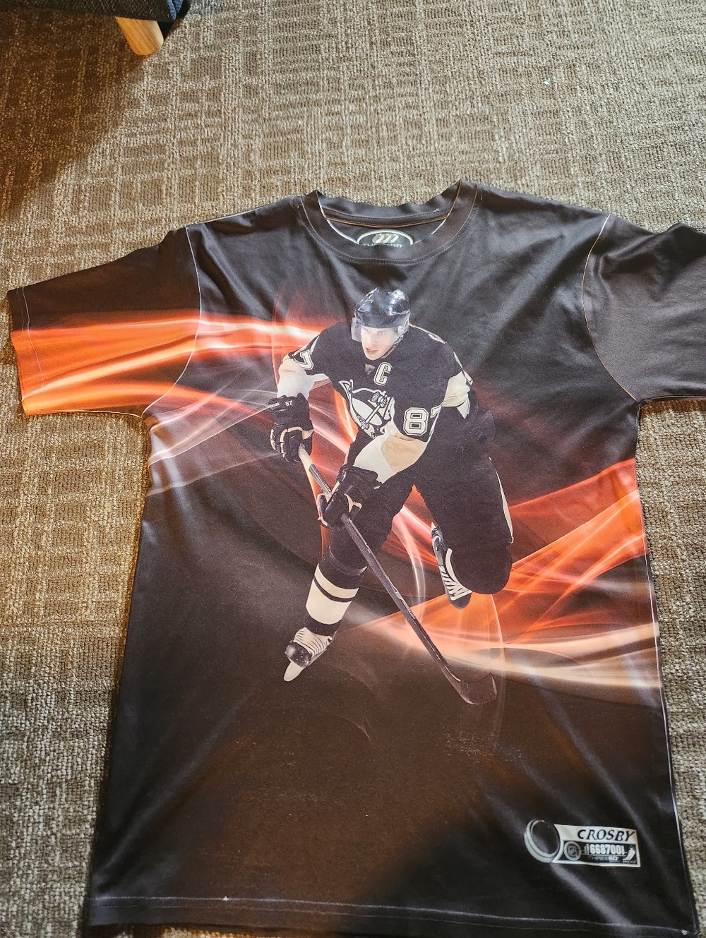 crosby. Black Graphic Hockey Tee with Silver Logo Size Medium